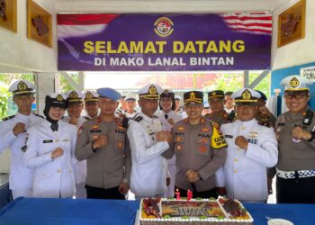 Kapolres Bintan Berikan Kejutan kepada Prajurit TNI di HUT ke-79, Perkuat Sinergitas TNI-Polri