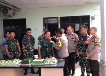 Kapolsek Tanjungpinang Kota Berikan Kejutan di HUT TNI ke-79, Tanda Sinergitas TNI-Polri yang Solid