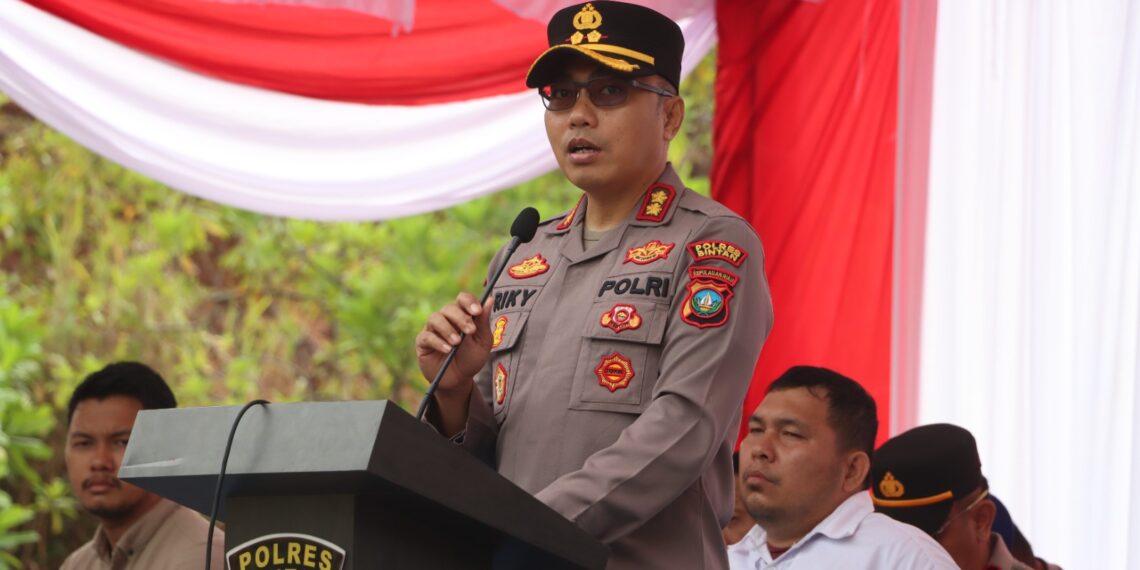 Kapolres Bintan Himbau Warga Batasi Aktivitas di Laut Akibat Cuaca Buruk