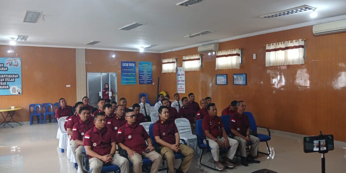 Petugas Lapas Narkotika Tanjungpinang Ikuti Webinar “Powerful Coaching, Mentoring, dan Counseling” untuk Pengembangan ASN