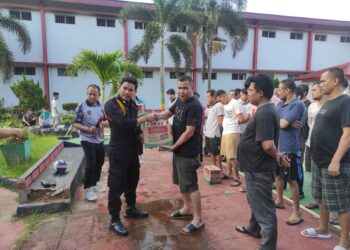 Kalapas Narkotika Tanjungpinang Gelar Pembagian Santunan Makanan untuk Warga Binaan