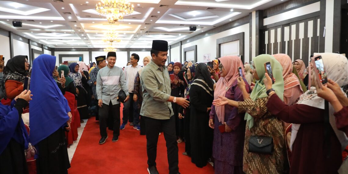 Ribuan Ibu-Ibu Majelis Taklim Se-Kota Batam Siap Dukung Rudi-Rafiq di Pilkada Kepri 2024