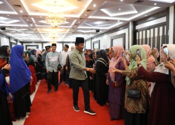 Ribuan Ibu-Ibu Majelis Taklim Se-Kota Batam Siap Dukung Rudi-Rafiq di Pilkada Kepri 2024