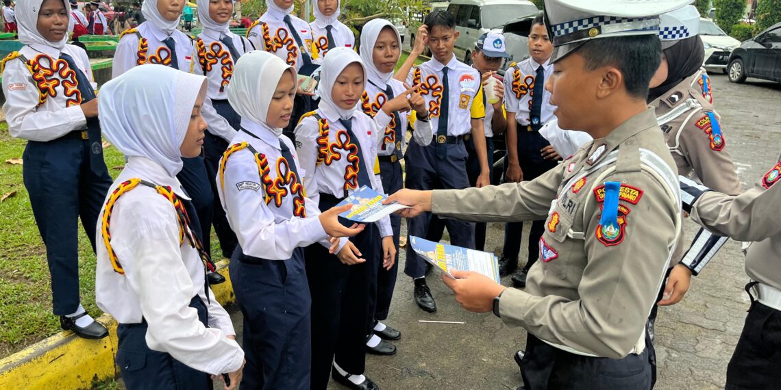 Sat Lantas Polresta Tanjungpinang Gelar Sosialisasi Keselamatan Berlalu Lintas di Ops Zebra Seligi 2024