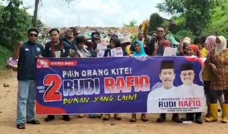 Relawan TKS Rudi-Rafiq Sosialisasi dan Berbagi di TPA Ganet Tanjungpinang