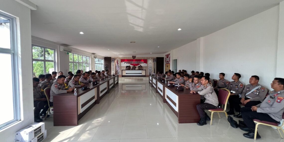 Kapolres Bintan Berikan Arahan kepada Bhabinkamtibmas dan Polisi RW, Tekankan Kesiapan Jelang Pilkada 2024