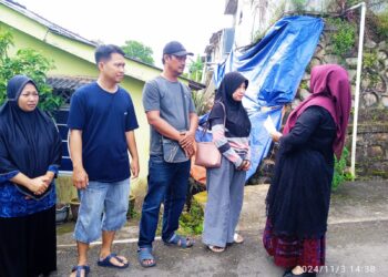 Respons Lambat Pemerintah Tanjungpinang Terhadap Longsor, Mantan Wali Kota Turun Langsung Berikan Bantuan