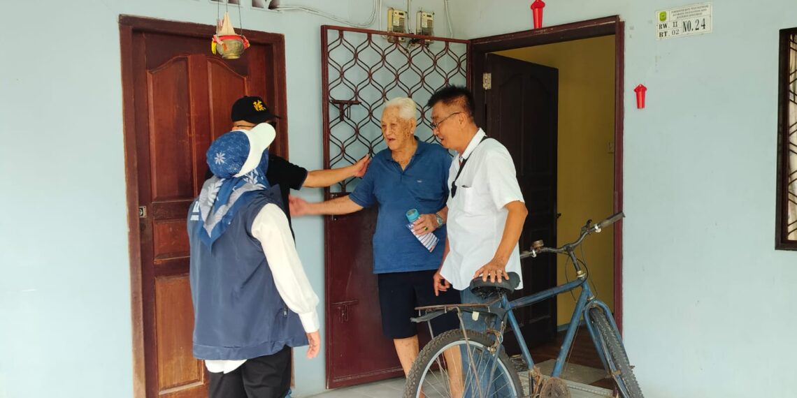 Disambut Hangat Warga, Calon Wali Kota Rahma Kampanye Door to Door di Senggarang