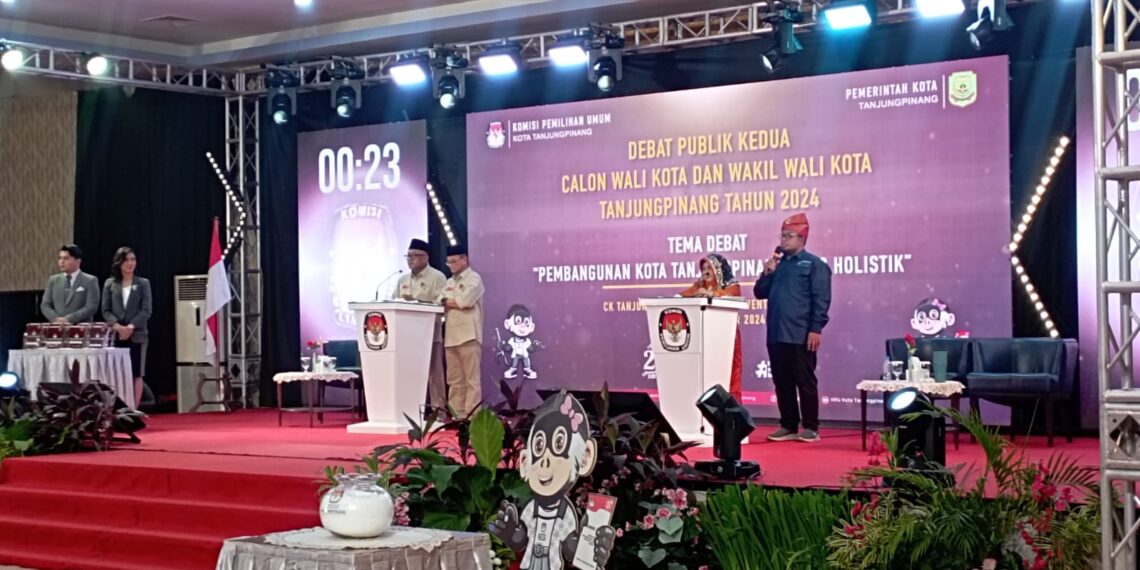 Debat Panas Pilkada Tanjungpinang: Adu Visi Digitalisasi antara Rahma-Rizha dan Lis-Raja