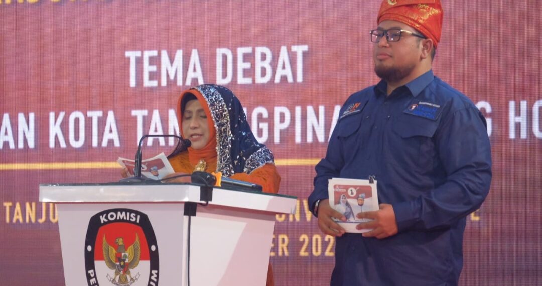 Pantun “Burung Kenek-Kenek” dari Rahma Jadi Sorotan di Debat Kedua Pilkada Tanjungpinang