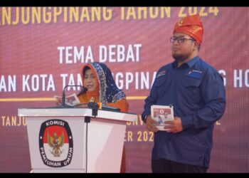 Pantun “Burung Kenek-Kenek” dari Rahma Jadi Sorotan di Debat Kedua Pilkada Tanjungpinang