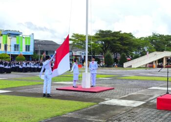 Awali Masa Dinas, Bupati Natuna Pimpin Upacara HUT PGRI ke-79 serta HGN 2024 
