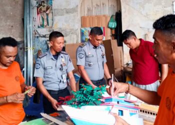 WBP Rutan Kelas I Tanjungpinang Tunjukkan Kreativitas dengan Karya Miniatur Kapal Layar dari Barang Bekas