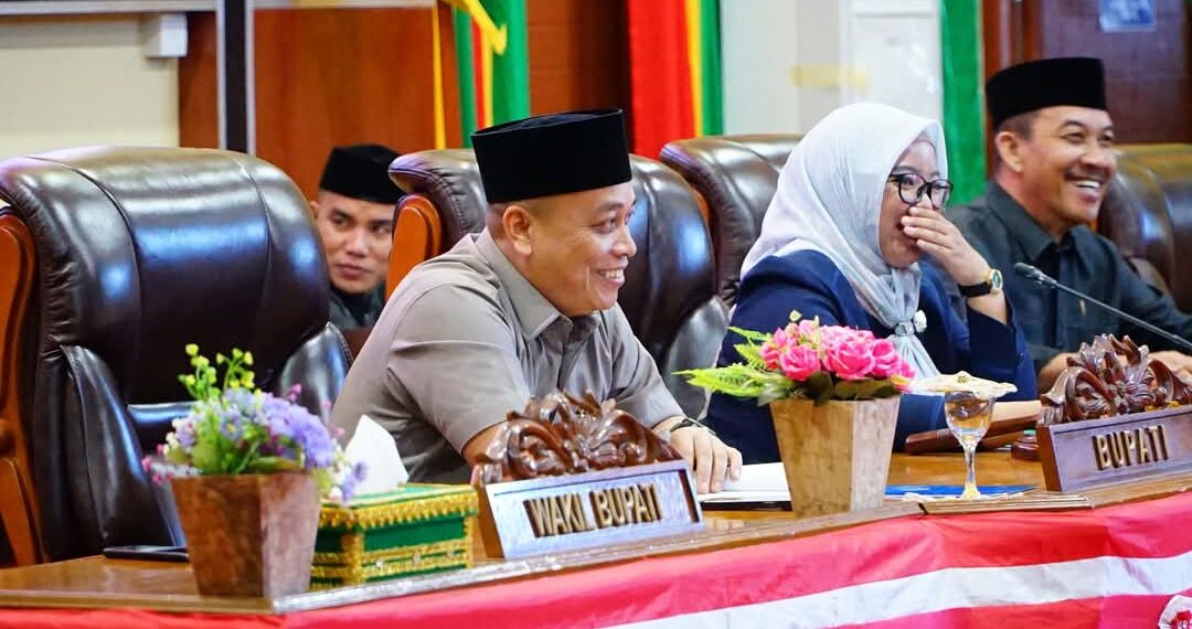 Bupati Lingga, Muhammad Nizar Hadiri Paripurna Pengesahan Ranperda, Apa Saja Ranperda Yang Disahkan !