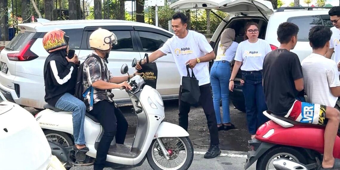 Alpha Creative Berbagi Takjil Gratis di Tanjungpinang, Dukung UMKM Lokal di Bulan Ramadhan