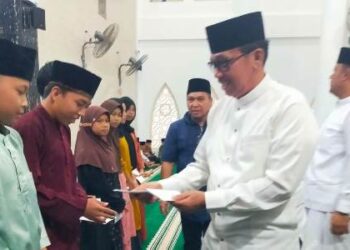 Ketua DPRD Kepri Kunjungi Natuna, Wabup Jarmin Sidik Dampingi Bukber di Mesjid Ibnu Salim Ranai Darat