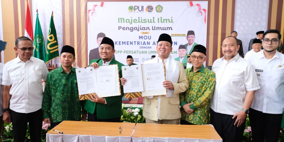 Menteri Nusron dan Ketua DPP PUI Teken MoU, Dorong Pemanfaatan Tanah Wakaf secara Produktif