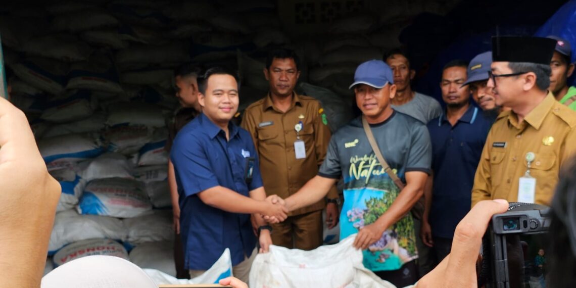 Pupuk Indonesia Salurkan Pupuk Subsidi Hingga ke Perbatasan