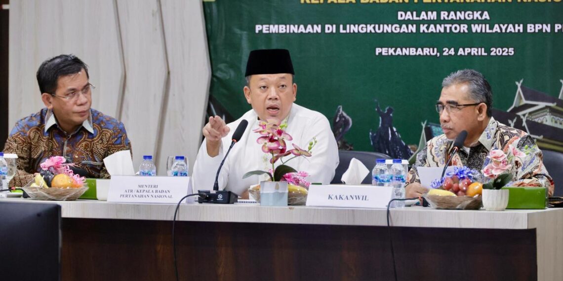 Bina Jajaran Kanwil BPN Provinsi Riau, Menteri Nusron Tegaskan agar Penyelesaian HGU dan Pemetaan Tanah Jadi Prioritas