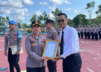 Polres Bintan Beri Penghargaan kepada Personel Berprestasi