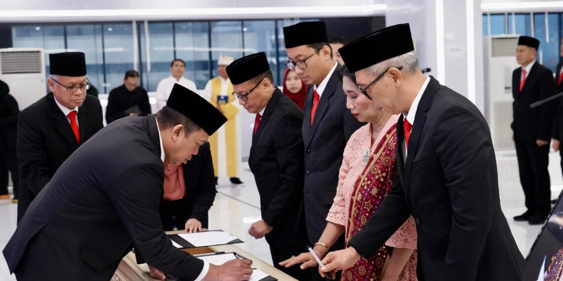 Lantik Pejabat Struktural, Menteri Nusron Tegaskan Pentingnya Sistem Rotasi Berkala