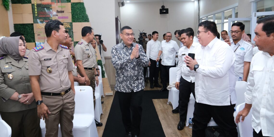 Anugerahkan WTAB ke 11 Kantor Pertanahan, Wamen Ossy Tegaskan Arah Birokrasi Kementerian ATR/BPN yang Bersih dan Berintegritas