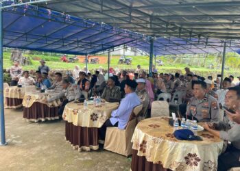 Dekatkan Diri dengan Warga, Kapolres Bintan Dengarkan Curhat Masyarakat Desa Numbing