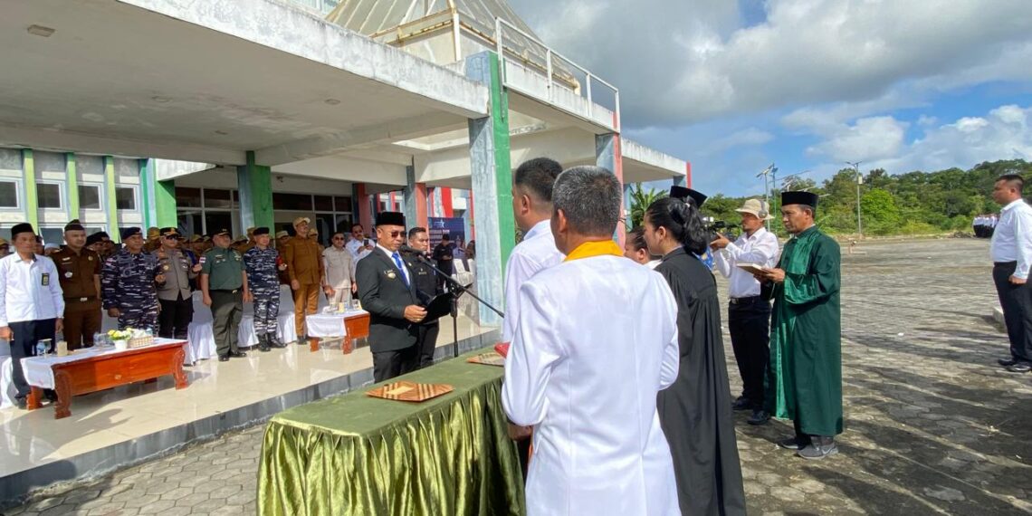 Bupati Anambas Aneng, Serahkan SK CPNS dan PPPK kepada 1.903 Orang Tahap I