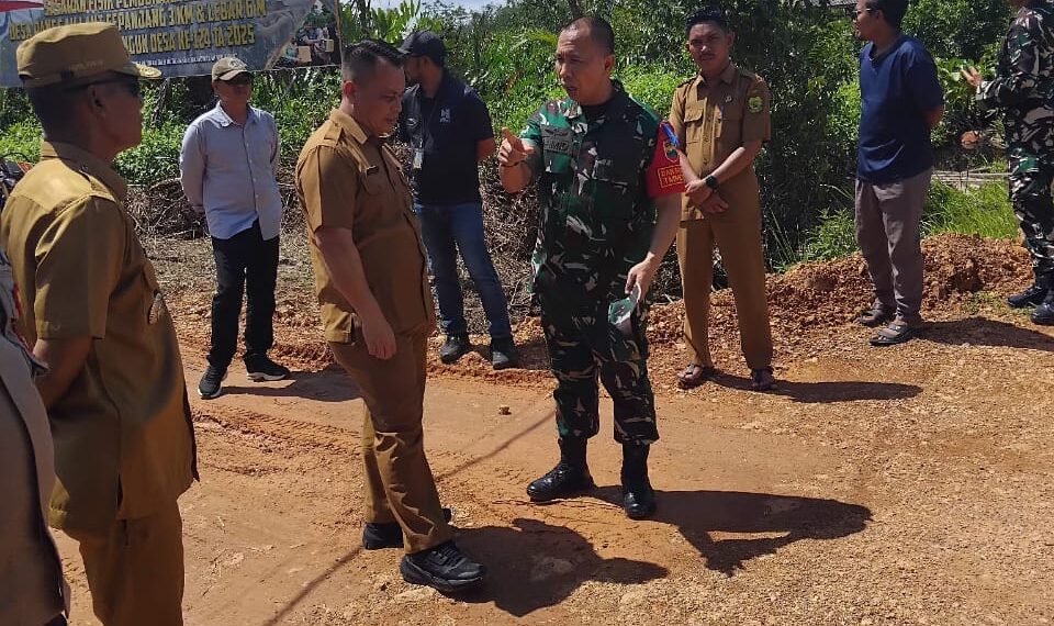 Dandim 0315 Tanjungpinang Tinjau Progres TMMD di Lingga, Jalan Baru Picu Harapan Warga Desa