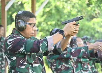 Asah Keterampilan, Perwira Lanud RSA Natuna Gelar Latihan Menembak