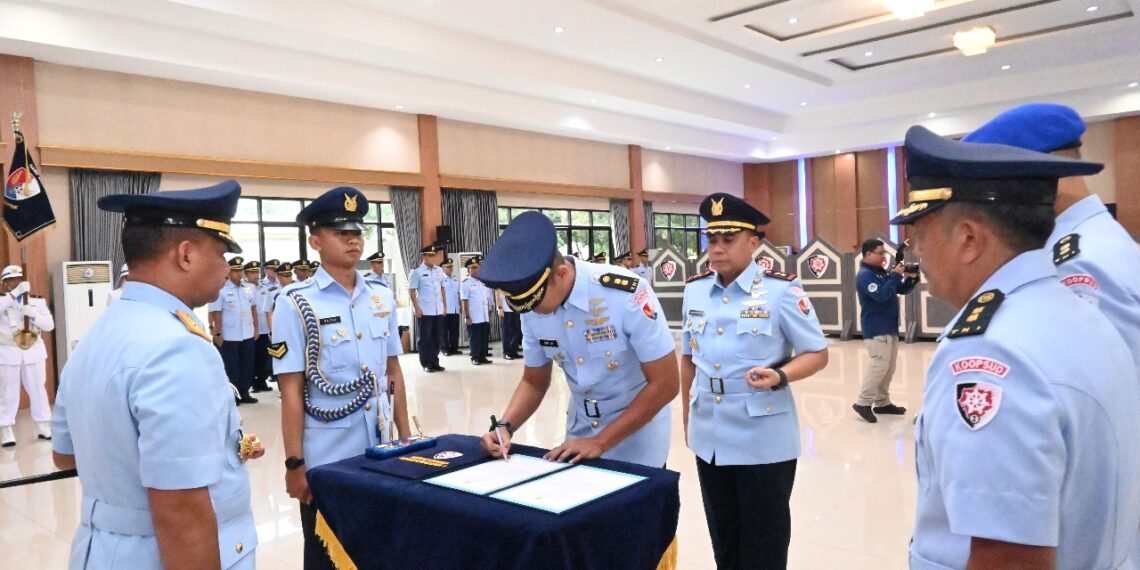 Sertijab Danlanud HNM dan Ketua PIA Ardhya Garini Cabang 21/D.I Lanud HNM