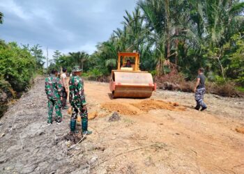 Satukan Kekuatan Bangun Desa, TMMD Kodim 0315/Tanjungpinang Buka Akses Baru di Lingga