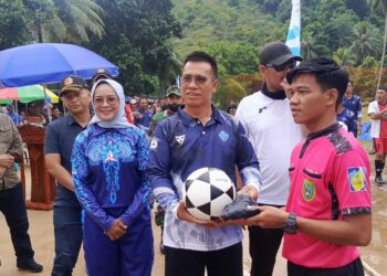 Open Turnamen ke-VII Desa Kuala Maras Resmi Dibuka oleh Bupati Anambas, Aneng
