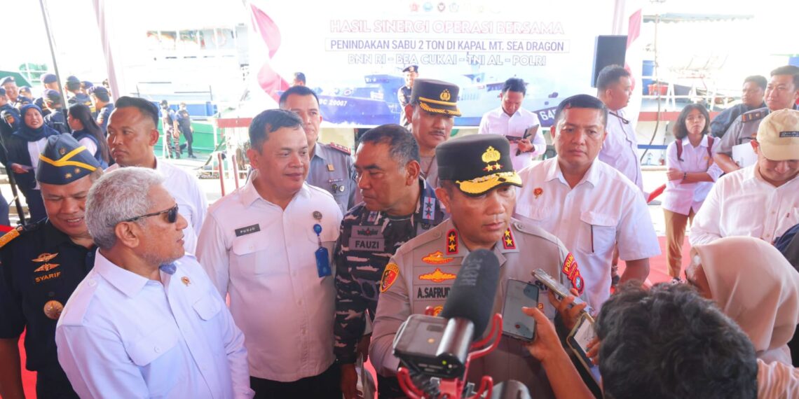 Kapolda Kepri Hadiri Konferensi Pers Pengungkapan 2 Ton Sabu : Perangi Narkoba Dengan Sinergi Nasional dan Internasional