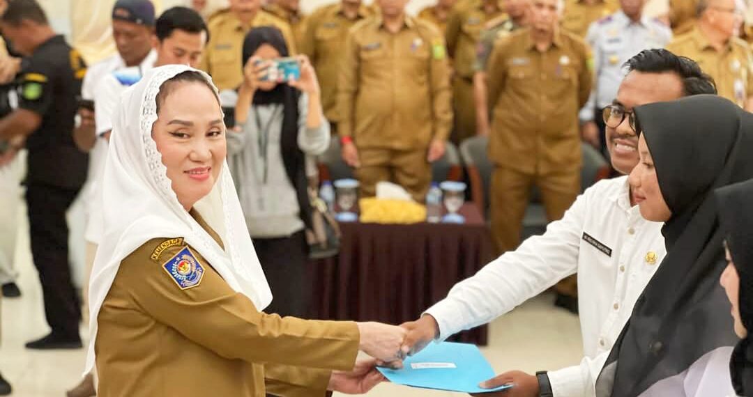 Pemkab Natuna Serahkan 484 SK CPNS dan PPPK Formasi 2024