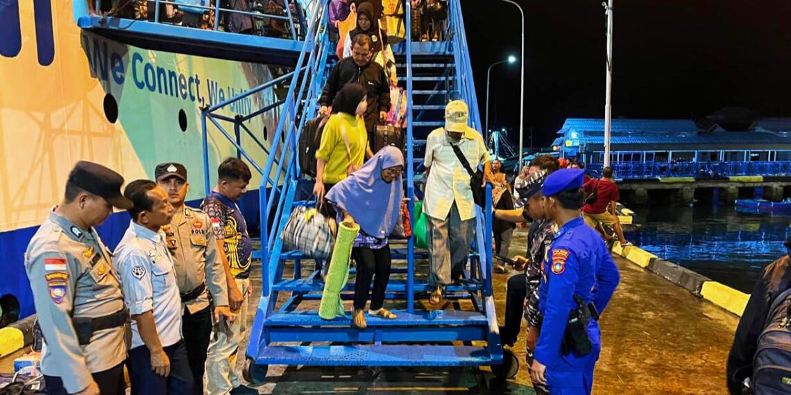 Polres Kepulauan Anambas Perketat Pengamanan di Pelabuhan Tarempa Jelang Keberangkatan KM. Bukit Raya