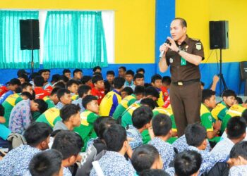 Tingkatkan Kesadaran Hukum Pelajar, Kejati Kepri Sosialisasikan Bahaya NAPZA, Bullying, dan Bijak Bermedsos di SMKN 3 & 4 Tanjungpinang