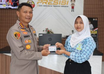 Kapolresta Tanjungpinang Apresiasi Kepada Pelajar SMAN 4 Tanjungpinang, Berikan SIM C Secara Gratis