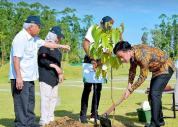 Hari Kedua di IKN, Wapres Gibran Tanam Pohon Ulin sebagai Simbol Keteguhan Bangsa