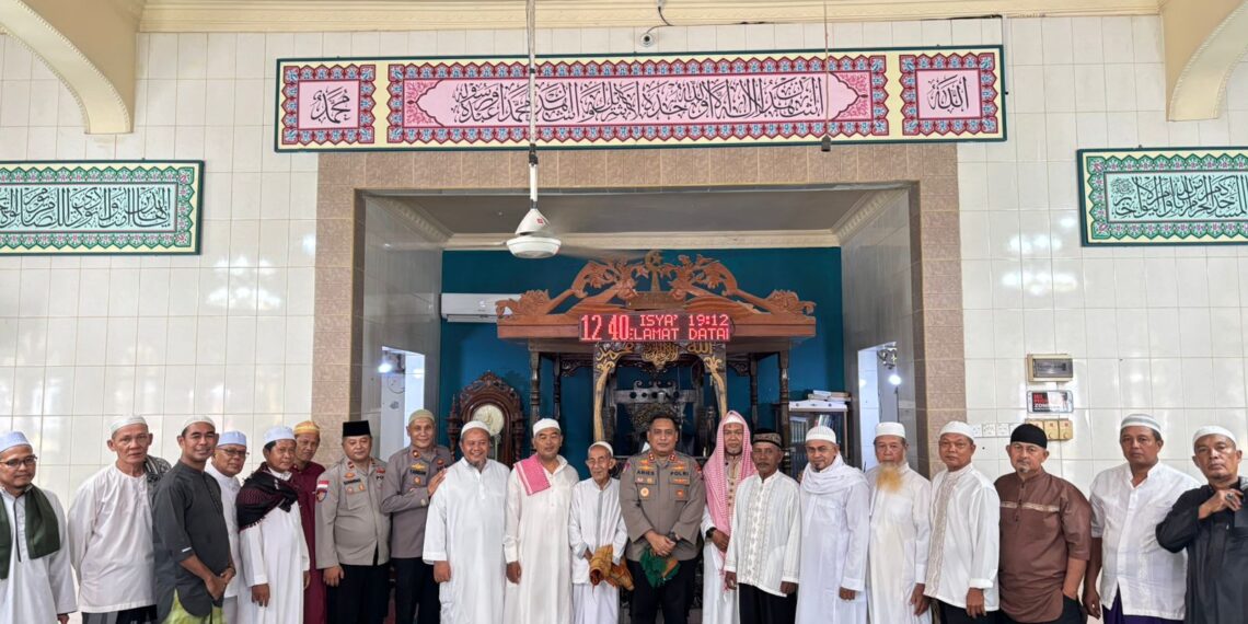 Kapolres Natuna Pererat Silaturahmi Lewat Program “Jumat Curhat Kamtibmas” di Masjid Al-Jamik