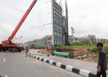 Pemerintah Kota Batam Tertibkan Ratusan Reklame Ilegal, Wujudkan Kota yang Lebih Estetis