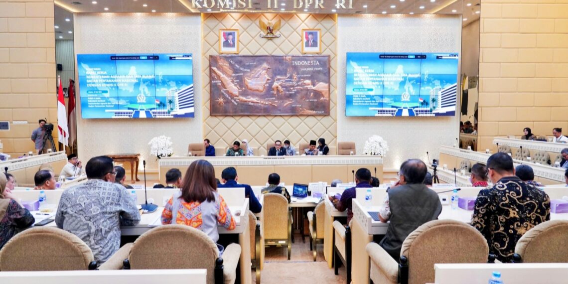Komisi II DPR RI Laksanakan Rapat Kerja dengan Kanwil BPN se-Indonesia, Evaluasi Triwulan I