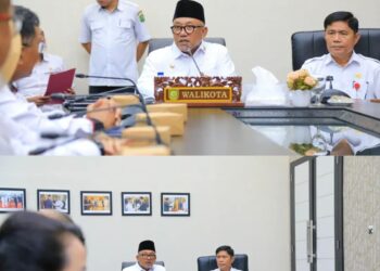 Wali Kota Tanjungpinang Serahkan Hadiah Pemenang Lomba Pawai Takbir Idulfitri