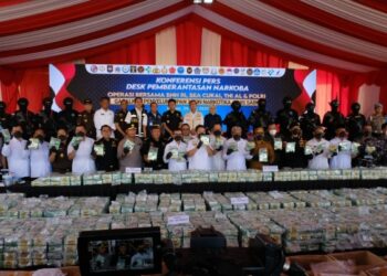 Tim Gabungan Gagalkan Penyelundupan 2 Ton Sabu di Perairan Karimun Anak, 6 Tersangka Diamankan