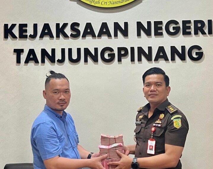 Kejari Tanjungpinang Terima Pembayaran Uang Pengganti Rp252 Juta dari Terdakwa Korupsi Proyek TVRI Kepri