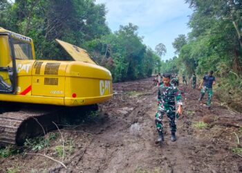 Kodim 0315/Tanjungpinang Sukses Buka Akses Jalan Baru di Desa Panggak Laut