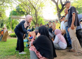 Wabup Bintan Berdialog dengan Petugas Kebersihan, Berikan Semangat dan Motivasi