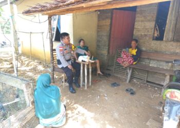 Bhabinkamtibmas Polsek Bunguran Barat Gelar Sambang Door to Door di Desa Semedang