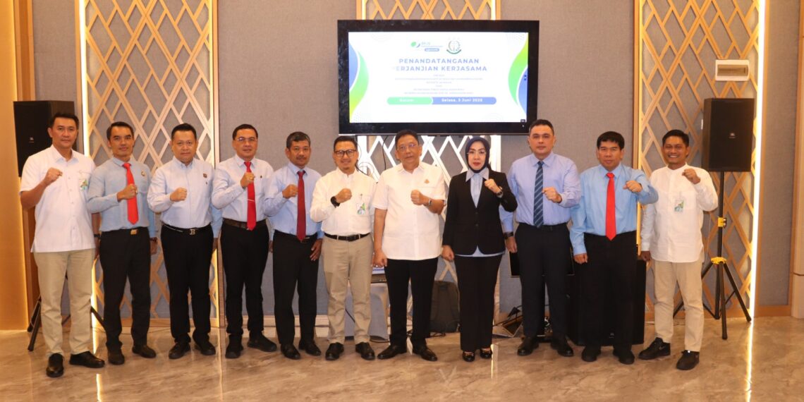 Perkuat Sinergi, Kejati Kepri dan BPJS Ketenagakerjaan Sumbarriau Teken MoU Penanganan Hukum Perdata dan Tata Usaha Negara