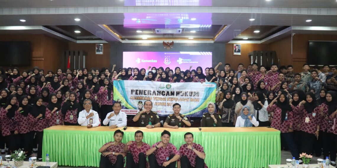 Goes to Campus, Kejati Kepri Edukasi Mahasiswa Poltekes Kemenkes Tanjungpinang tentang Bijak Bermedia Sosial dan Perlindungan Data Pribadi